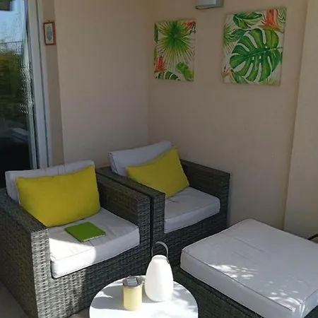 2 Pièces Terrasse Vue Mer, Piscine, Parking Appartement *