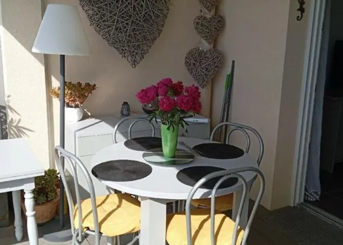 דירה 2 Pieces Terrasse Vue Mer, Piscine, Parking